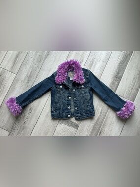 Levi's Girls Dark Blue Denim Jacket with Purple Faux Fur Trim - size XS (4)